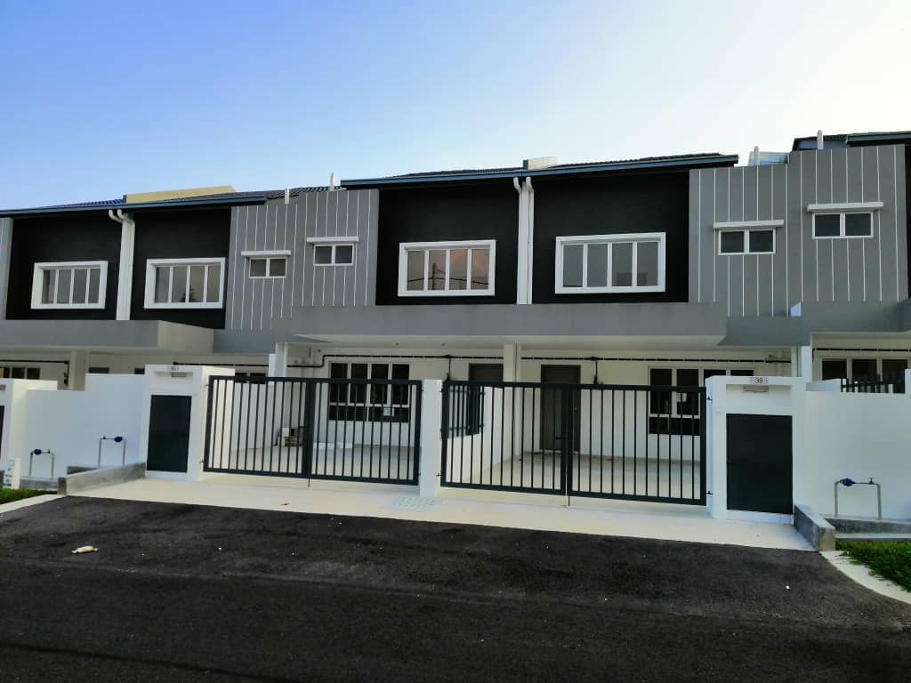 NonBumi Laman Haris Puncak Alam 2 Storey Terrace - photo 2
