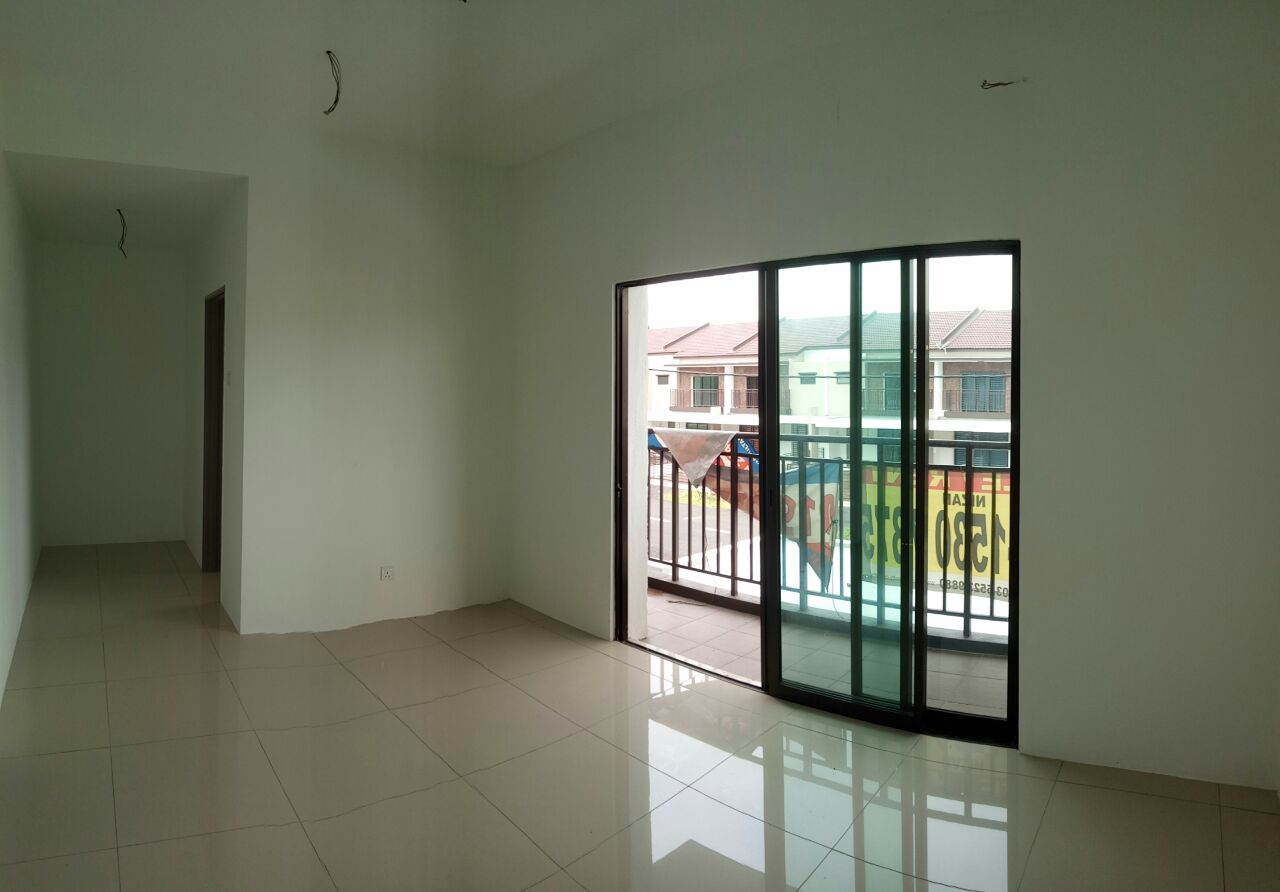 Taman Saujana KLIA Kota Warisan Sepang - photo 4