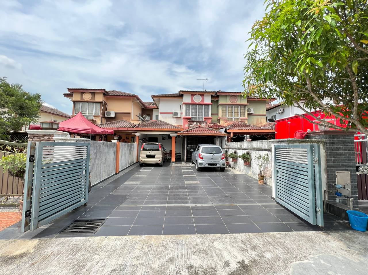 Double Storey Taman Saujana Utama Jalan Anggerik