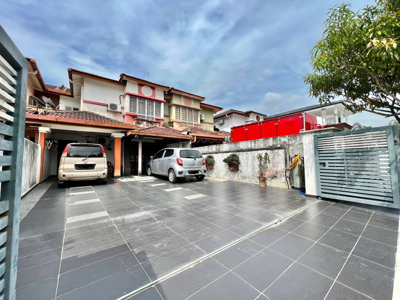 Double Storey Taman Saujana Utama Jalan Anggerik - photo 2