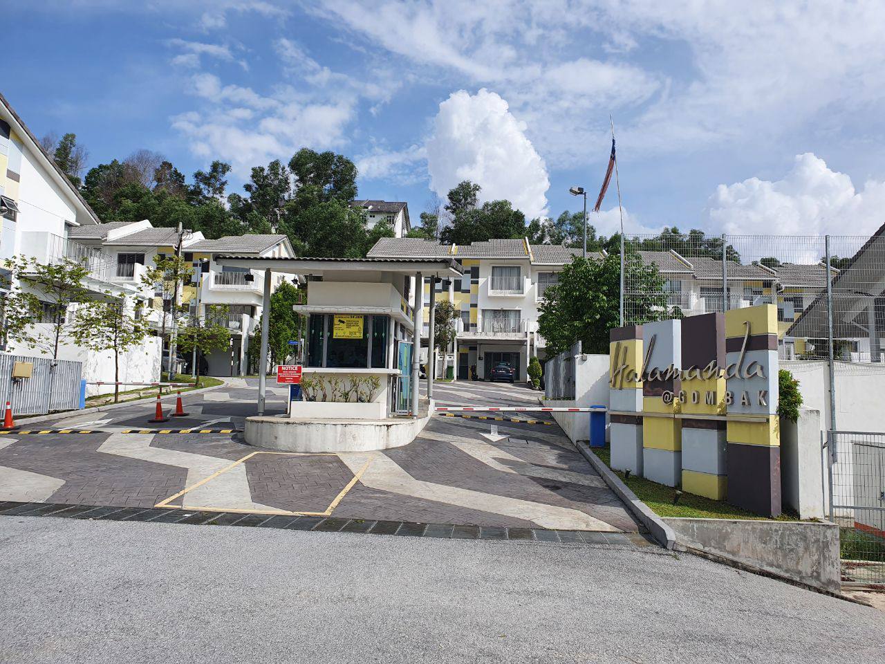 Triple Storey Type A Halamanda Gombak - photo 1
