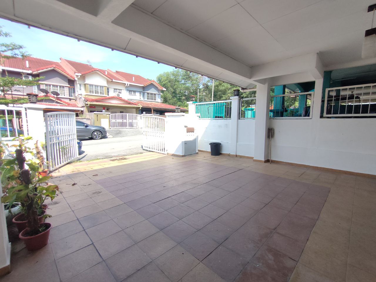 Double Storey Taman Dato Demang Seri Kembangan - photo 3