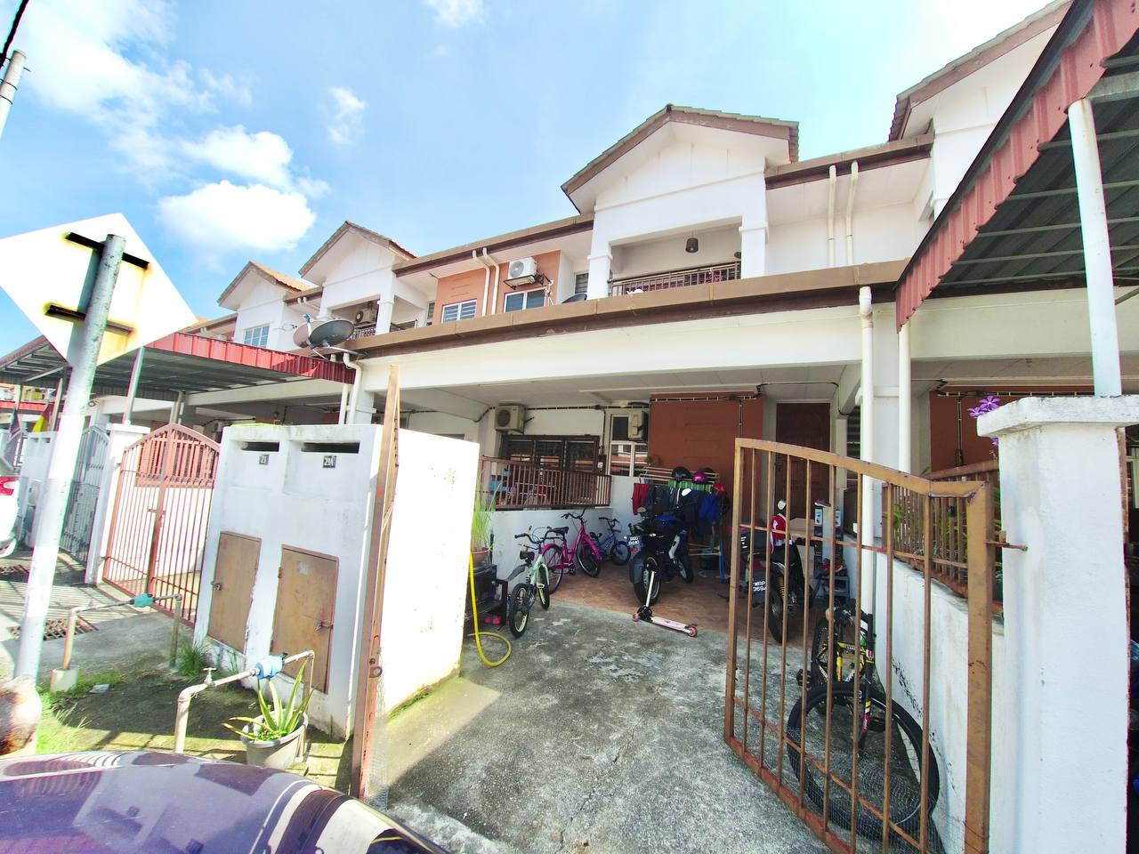 TOWNHOUSE TAMAN SERI ALAM SAUJANA UTAMA
