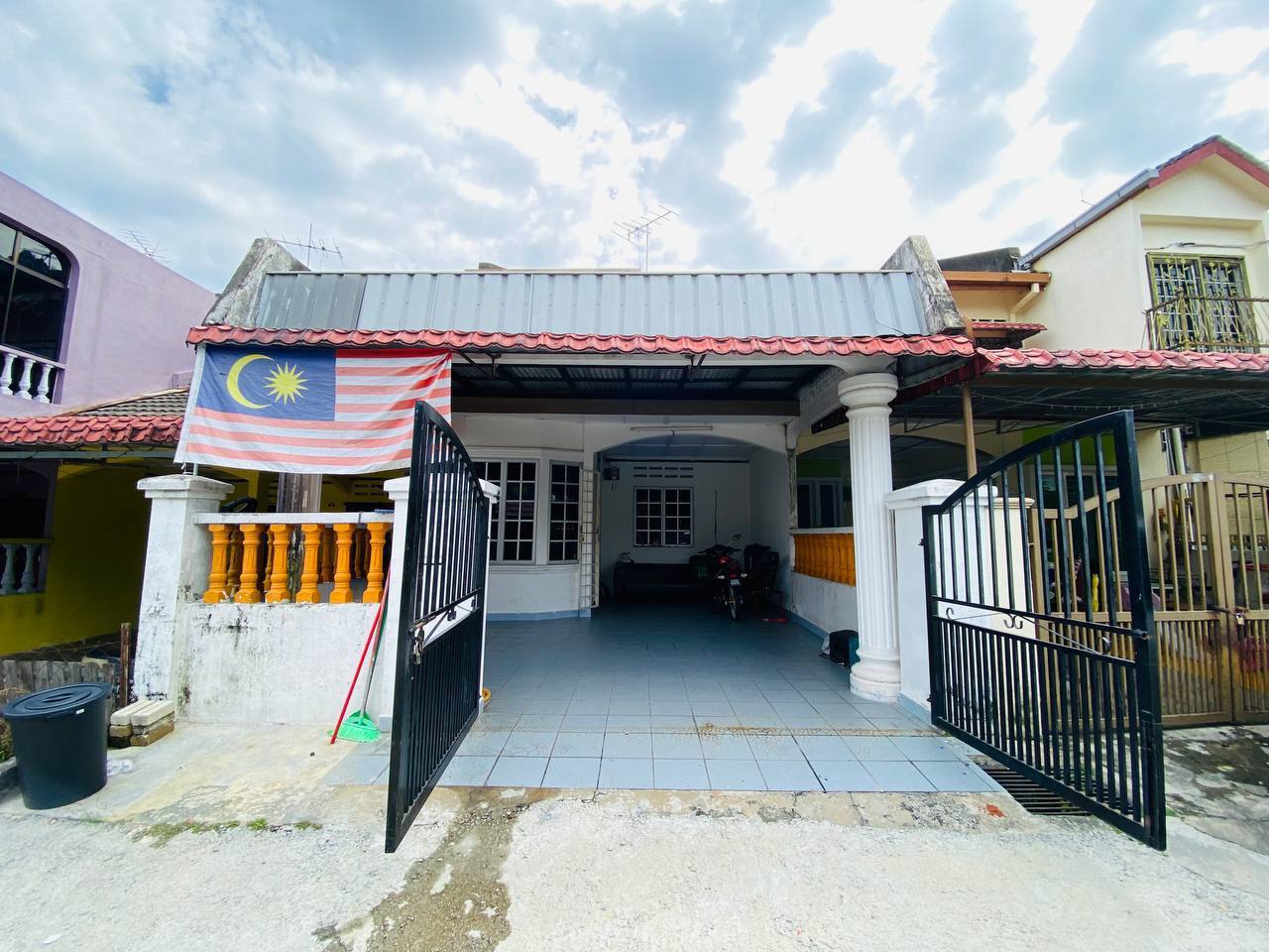 Double Storey Taman Saga Ampang
