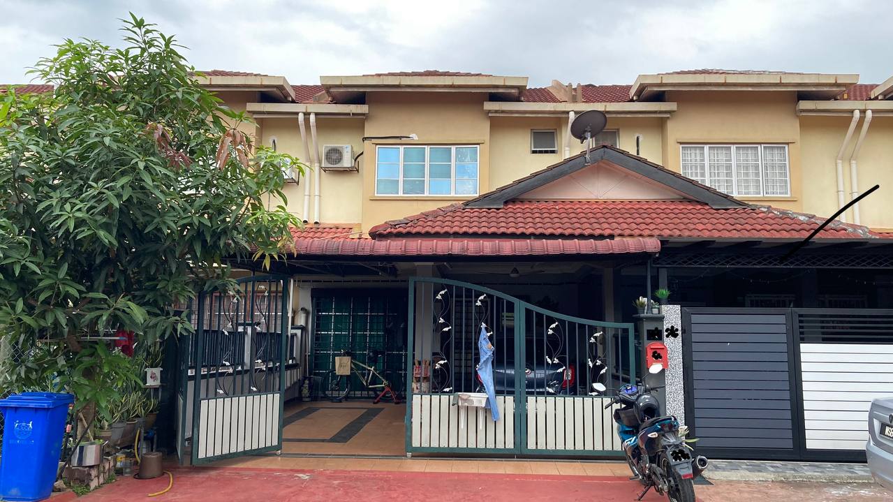 Double Storey Taman Desa Kemuning Bukit Naga