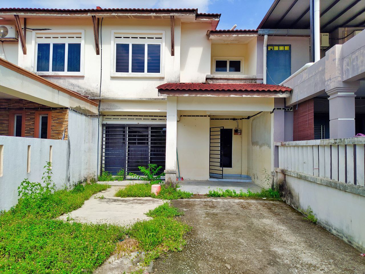 Double Storey Taman Ametis Dengkil - photo 1