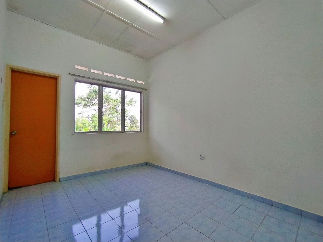 Double Storey Taman Ametis Dengkil - photo 8