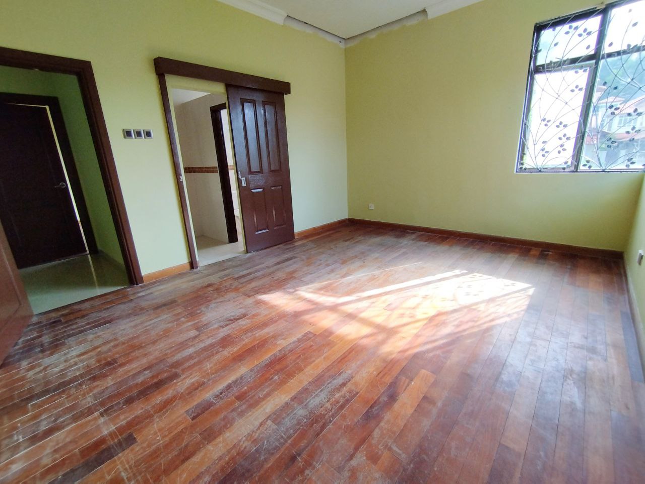 Double Storey SemiD Taman Tropika Kemensah - photo 3