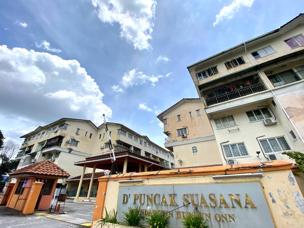 DPuncak Suasana Apartment Bandar Tun Hussein Onn