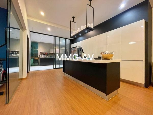 Bukit Raja 668K