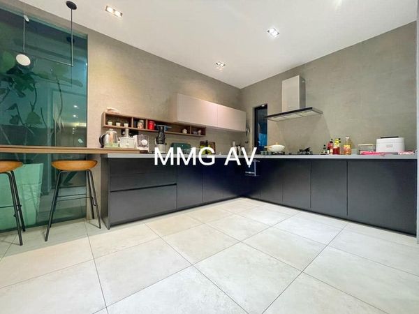 Bukit Raja 668K - photo 2