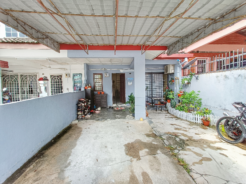 DOUBLE STOREY TERES, TAMAN BUKIT INDAH, AMPANG  - photo 2
