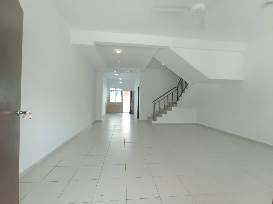Double Storey NEW House 4R3B South Facing - photo 2