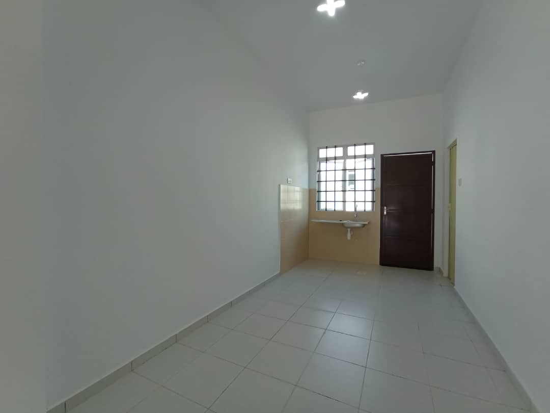Double Storey NEW House 4R3B South Facing - photo 7
