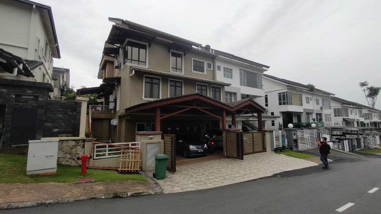 Semi-D two and half Storey , Saujana Villa Kajang