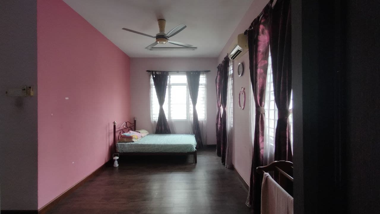 Semi-D two and half Storey , Saujana Villa Kajang - photo 2