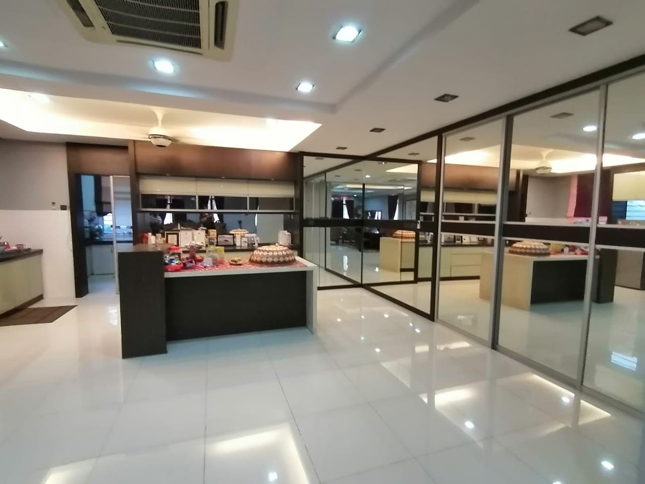Semi-D two and half Storey , Saujana Villa Kajang - photo 3