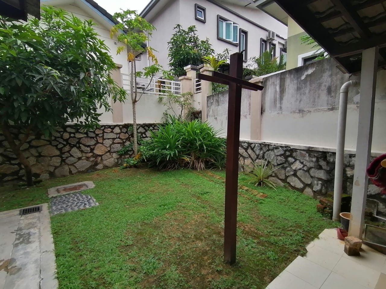 Semi-D two and half Storey , Saujana Villa Kajang - photo 11