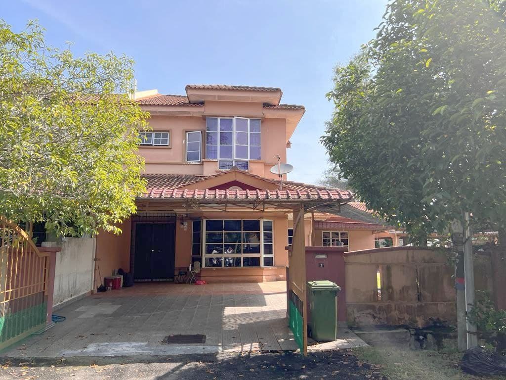 CORNER LOT- Double Storey Terrace Tmn Impian Putra