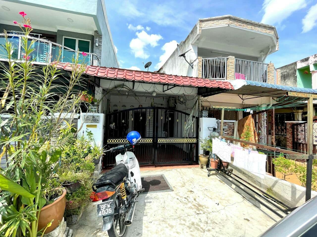 Double Storey Terrace Taman West Country, Bangi