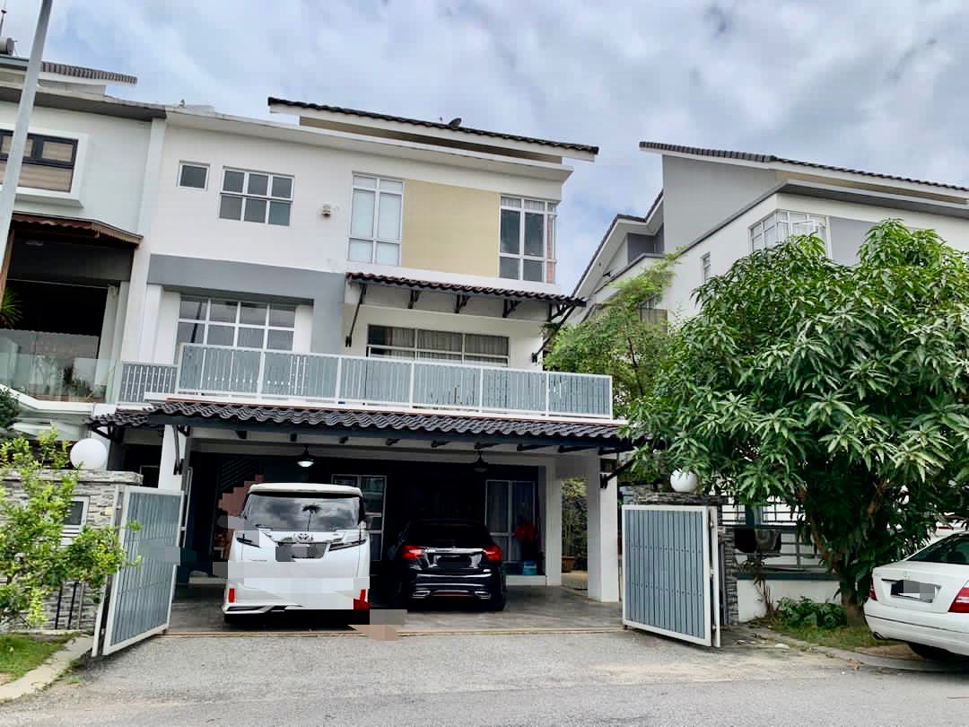 Two half  Storey Semi D Saujana Villa Kajang