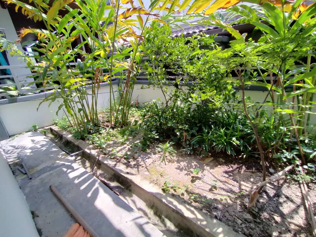 Two half  Storey Semi D Saujana Villa Kajang - photo 10