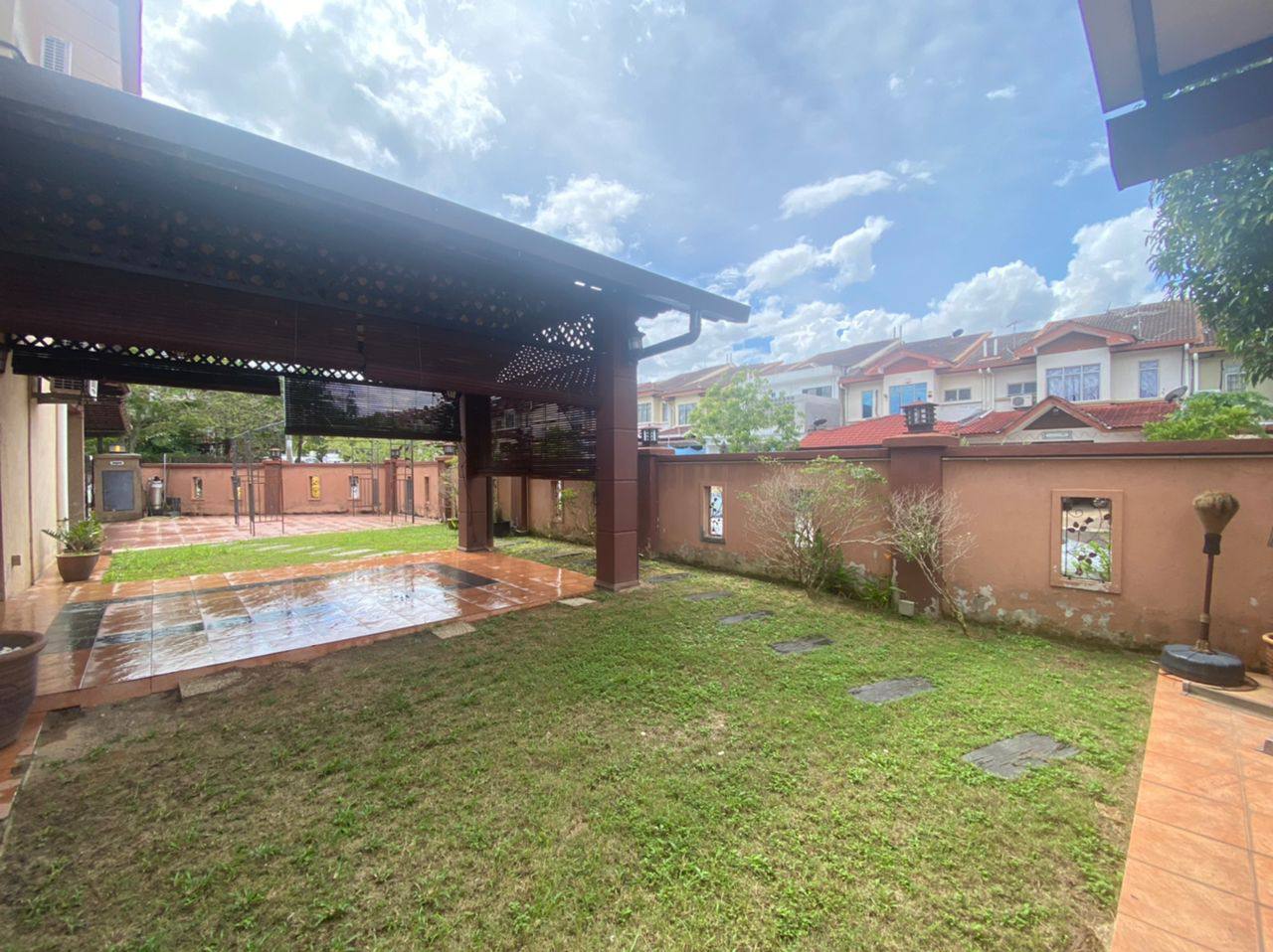 Double Storey Corner Lot Bandar Seri Putra, Bangi - photo 2