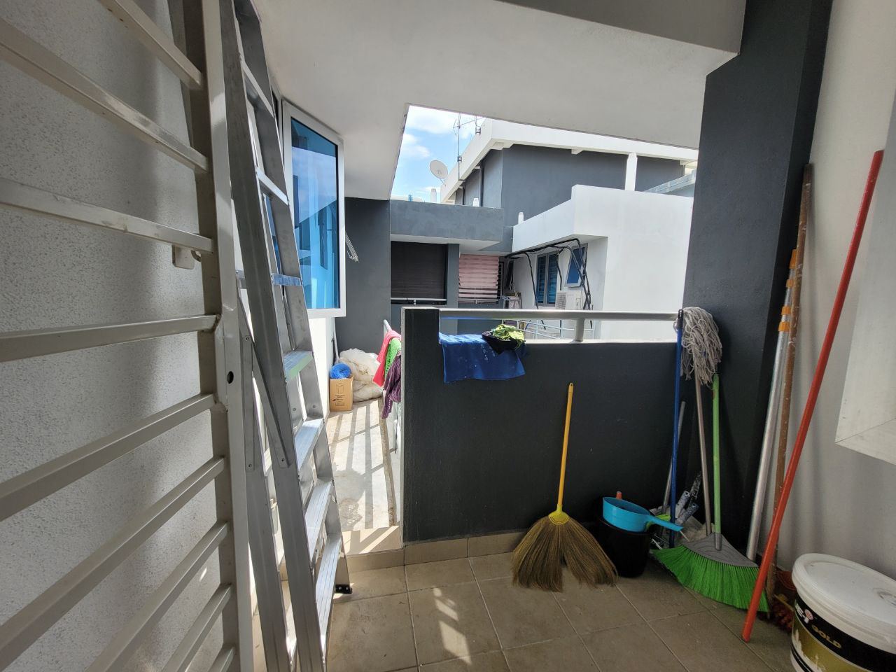 Newly Paint Putra 1 Apartment Bandar Seri Putra - photo 3