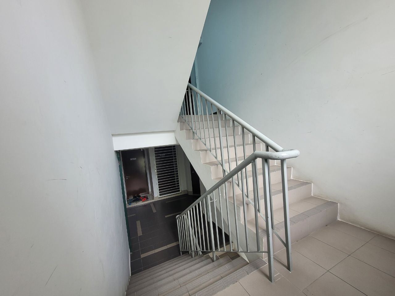 Newly Paint Putra 1 Apartment Bandar Seri Putra - photo 4