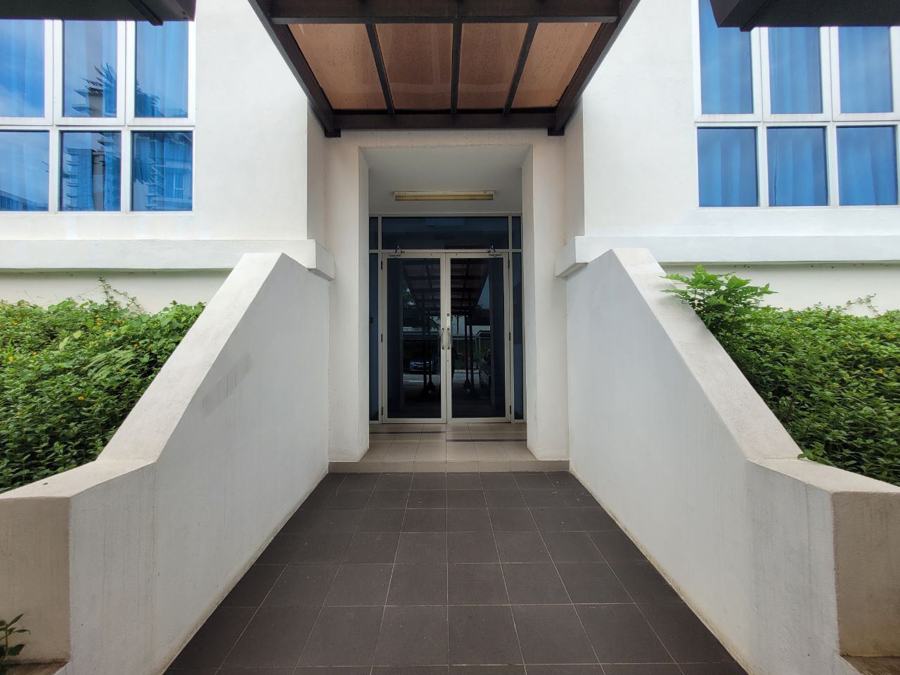 Newly Paint Putra 1 Apartment Bandar Seri Putra - photo 5