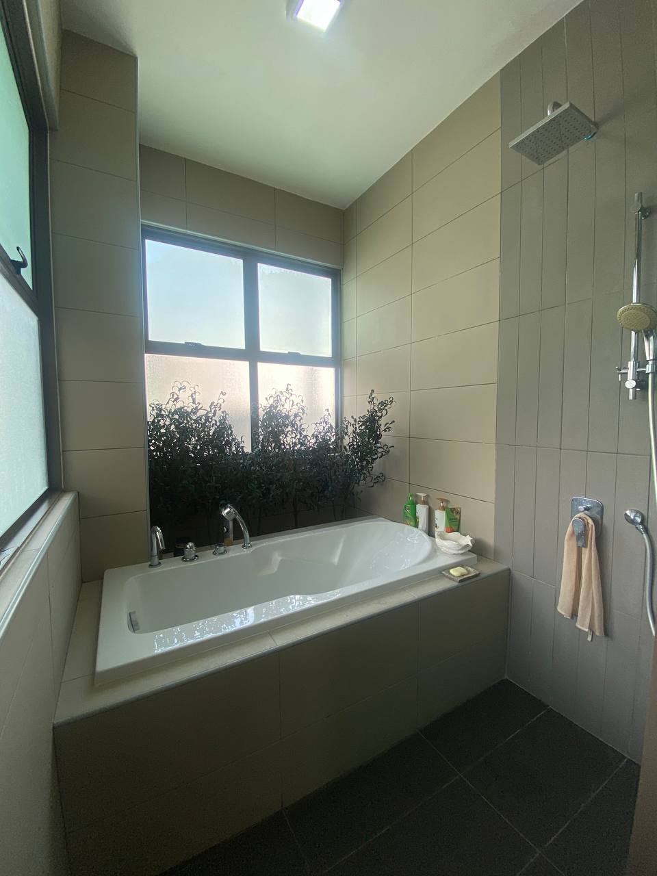 FULLY FURNISH CORNER 5r5b 3237sqft 3Stry House - photo 6