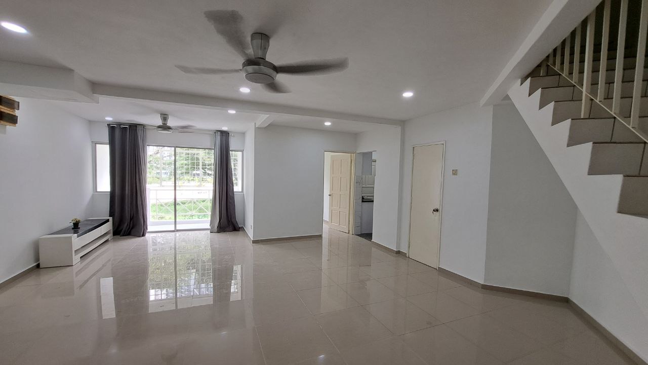 RENOVATED DUPLEX 4r2b 1500sqft Sri Suajaya Condo