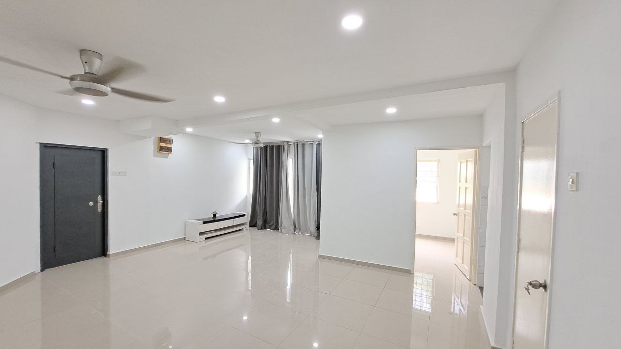 RENOVATED DUPLEX 4r2b 1500sqft Sri Suajaya Condo - photo 3