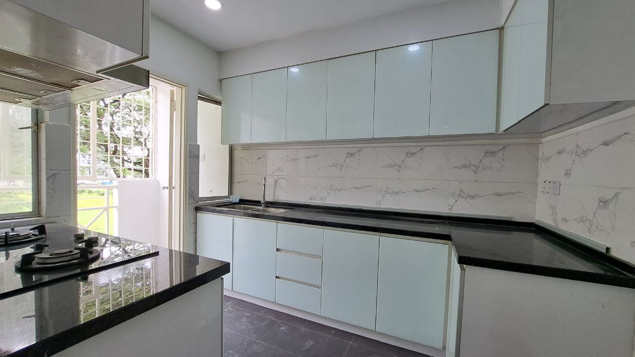 RENOVATED DUPLEX 4r2b 1500sqft Sri Suajaya Condo - photo 4