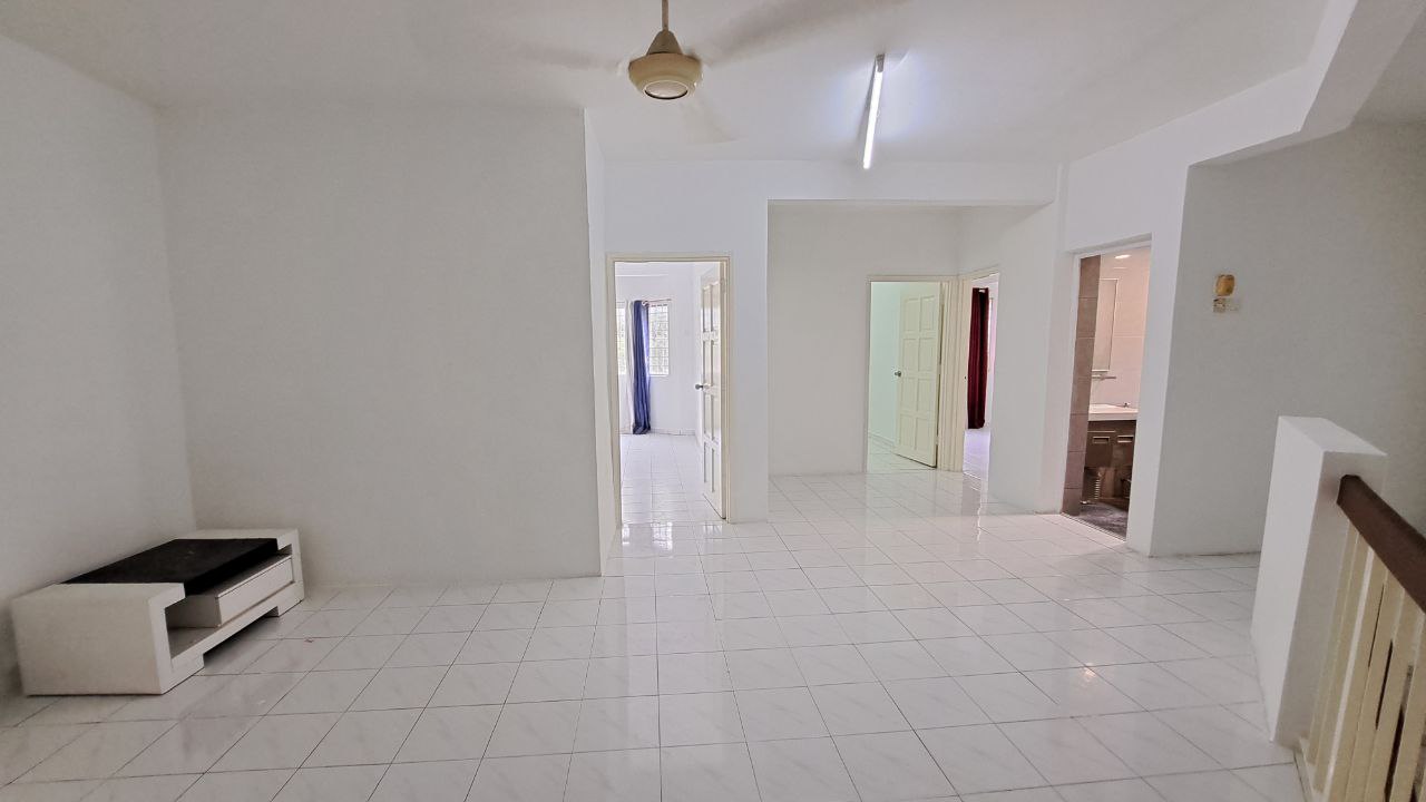 RENOVATED DUPLEX 4r2b 1500sqft Sri Suajaya Condo - photo 5
