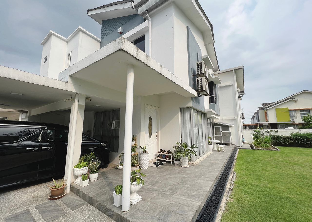 English Concept PARTIALLY FURNISHED Double Storey - photo 2