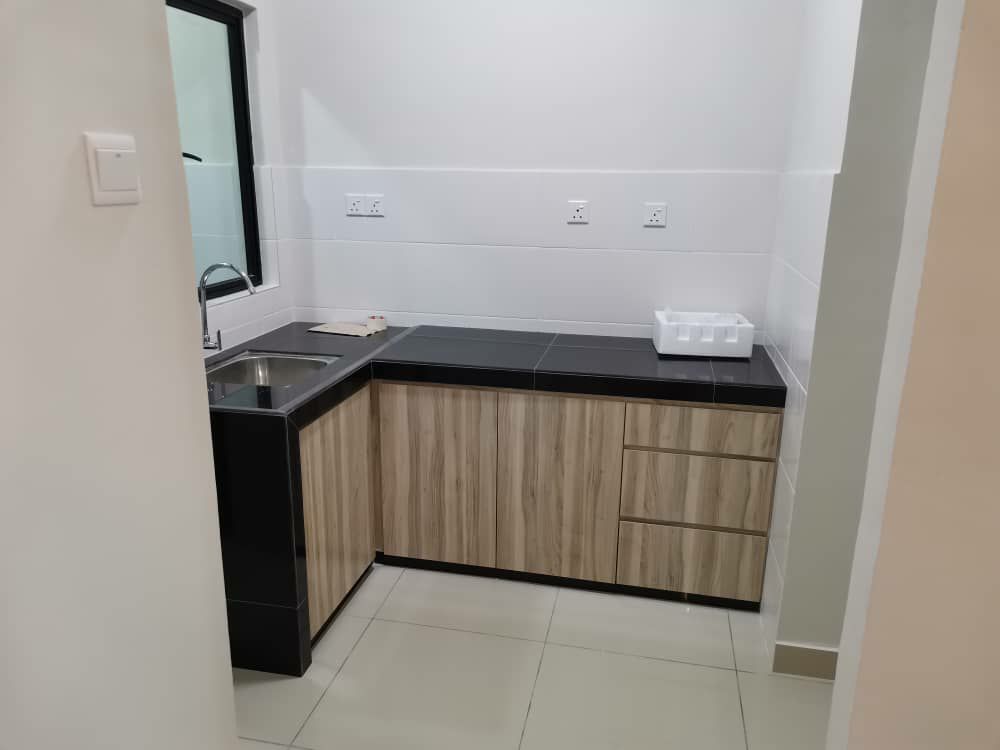 Newly Built Partial Furnish 3R2B One Maxim Condo - photo 2