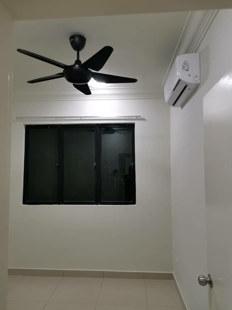 Newly Built Partial Furnish 3R2B One Maxim Condo - photo 5