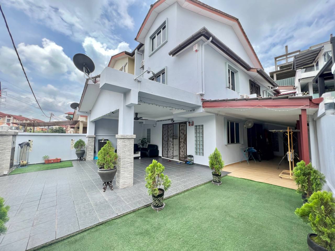 Fully Renovated 3Stry End Lot Taman Bukit Permata