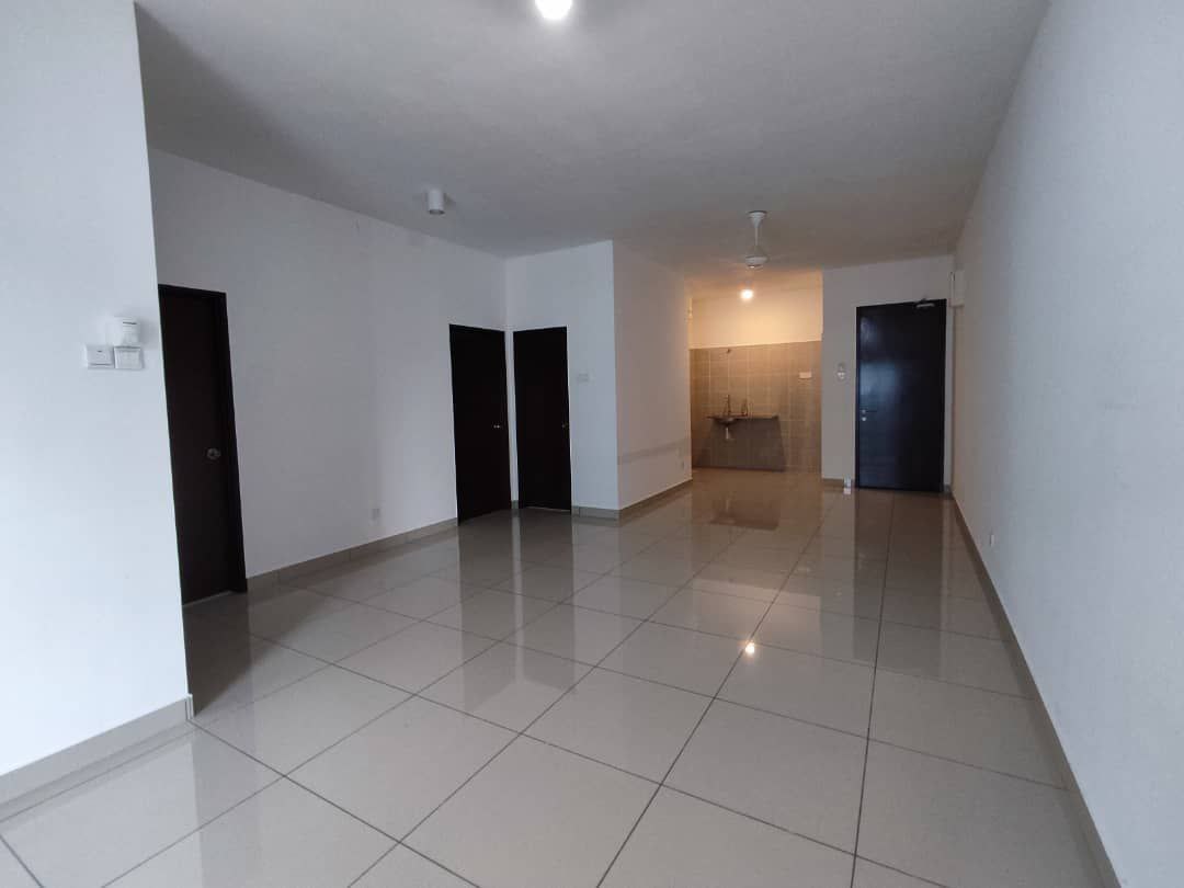 Well Maintained w2 parking 3r2b Zamrud Residence