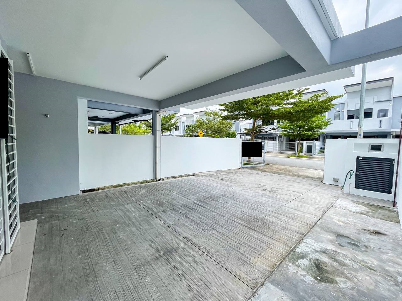 Basic Unit 1960sqft 4r3b 2-Stry House Kajang East - photo 2