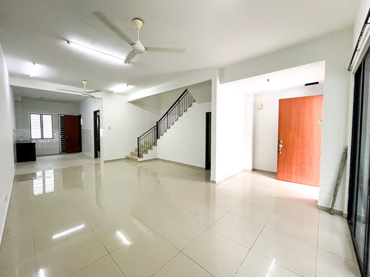 Basic Unit 1960sqft 4r3b 2-Stry House Kajang East - photo 3