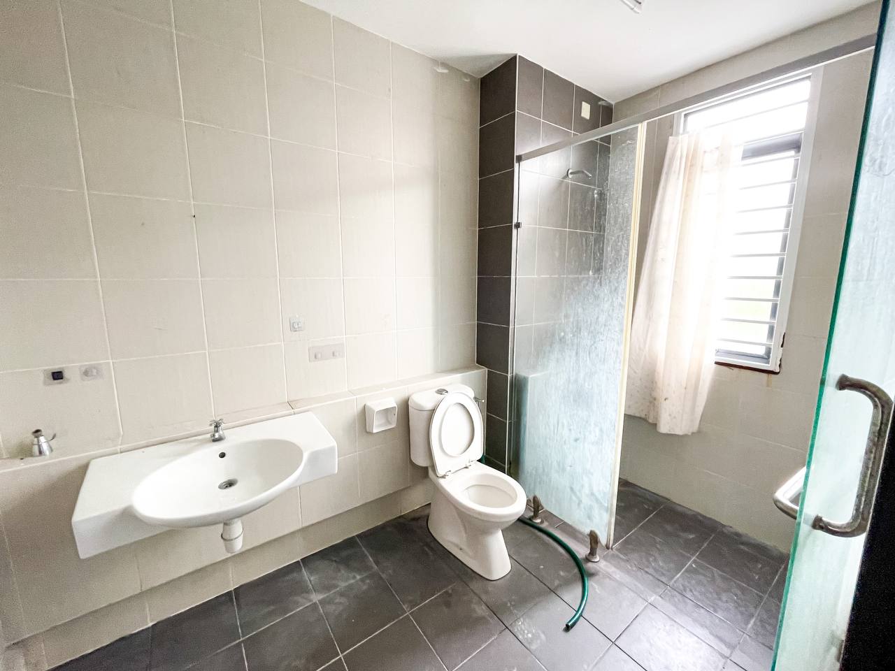 Basic Unit 1960sqft 4r3b 2-Stry House Kajang East - photo 6