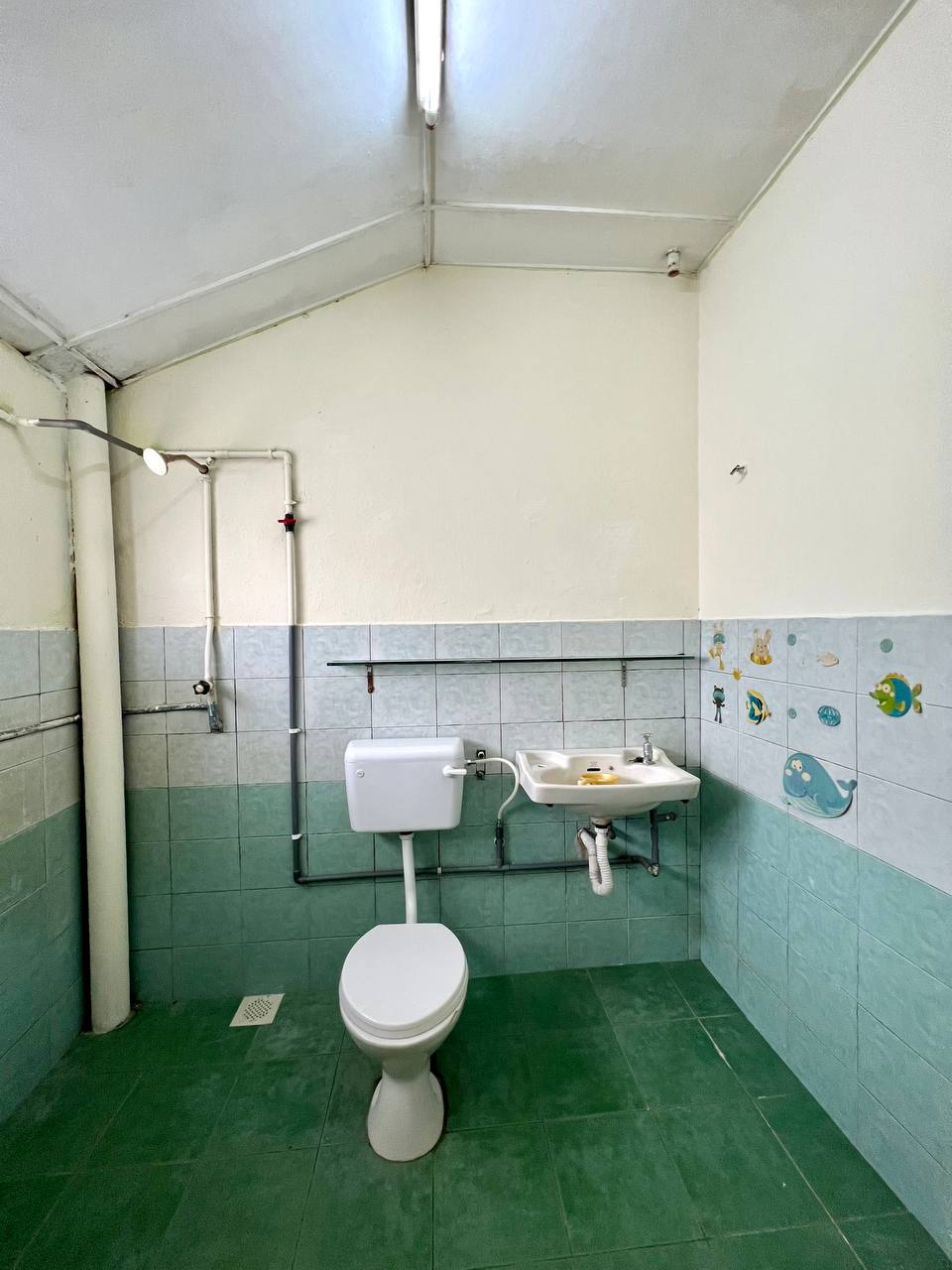 End Lot Facing Open 3 Stry Taman Putra Ampang - photo 6