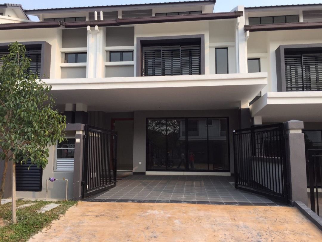 HOT UNIT 4r3br 2 Storey Saffron Hills Denai Alam