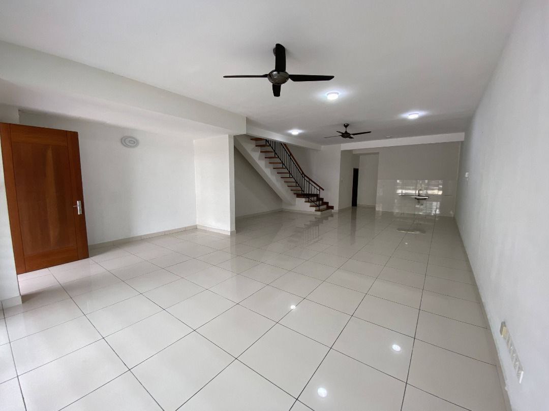 HOT UNIT 4r3br 2 Storey Saffron Hills Denai Alam - photo 2