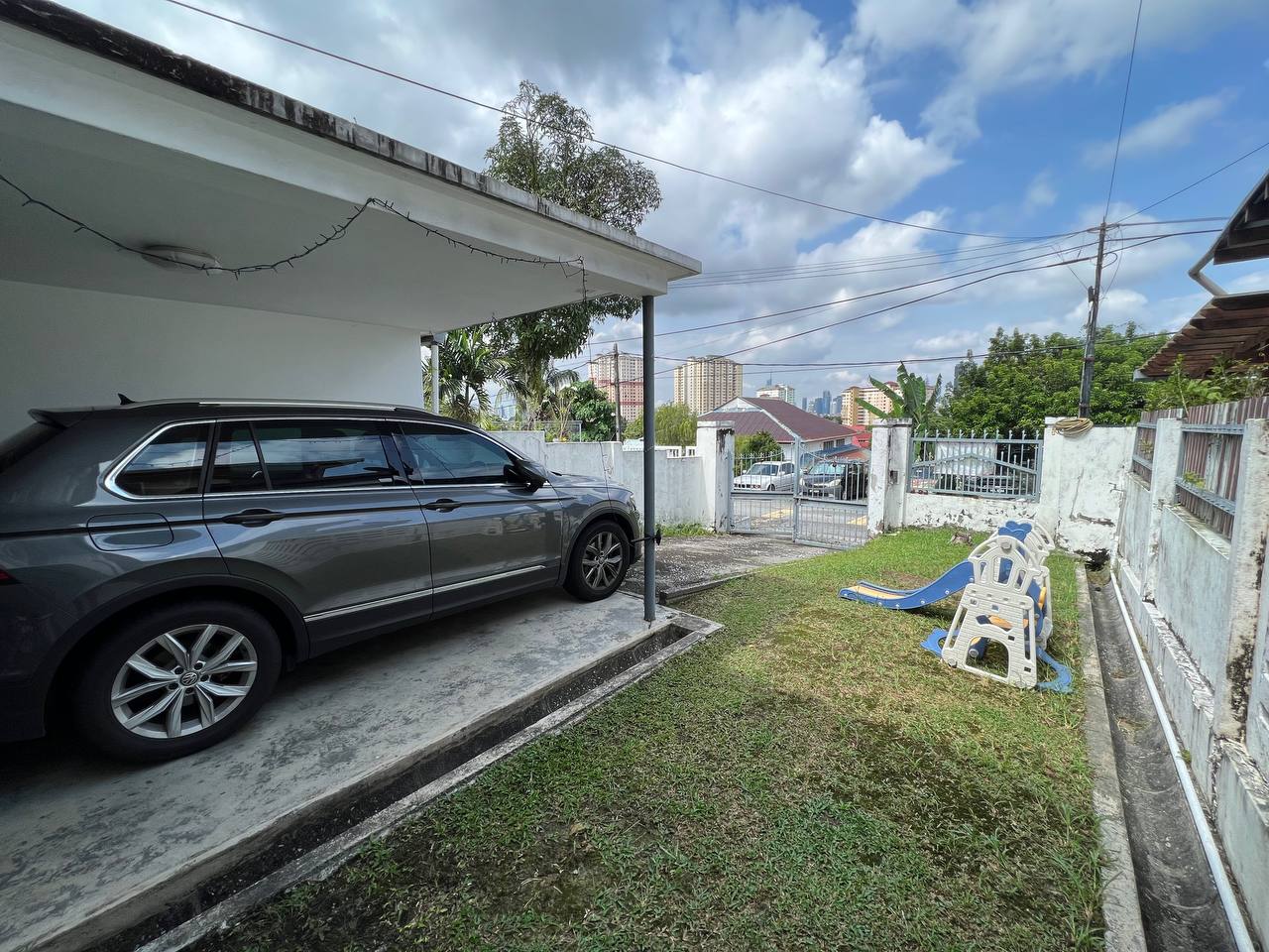Cantik 3r2br 2 Storey House Jalan 5 Ampang Jaya