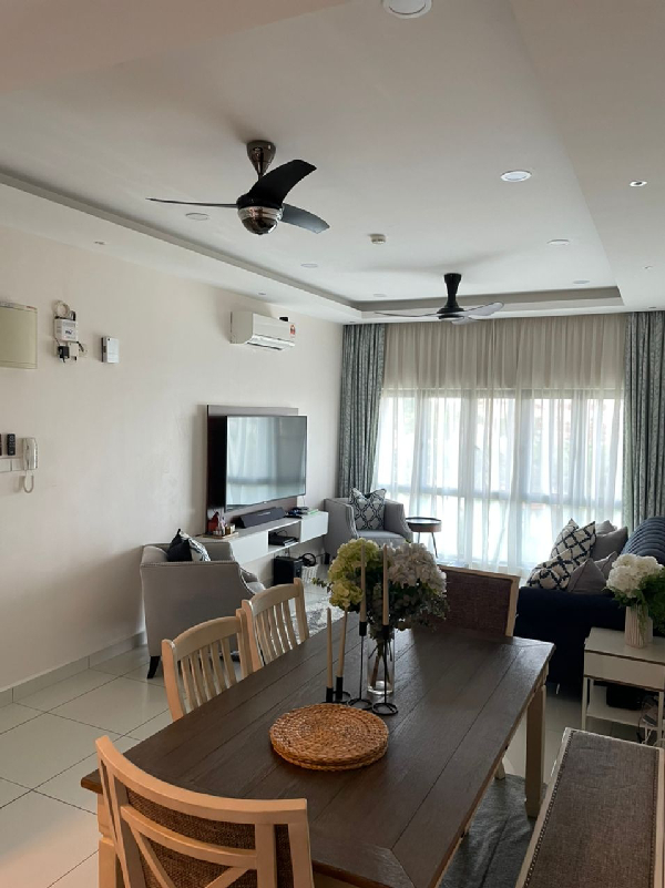 LAKE VISTA RESIDENCE, BANDAR TUN HUSSEIN ONN