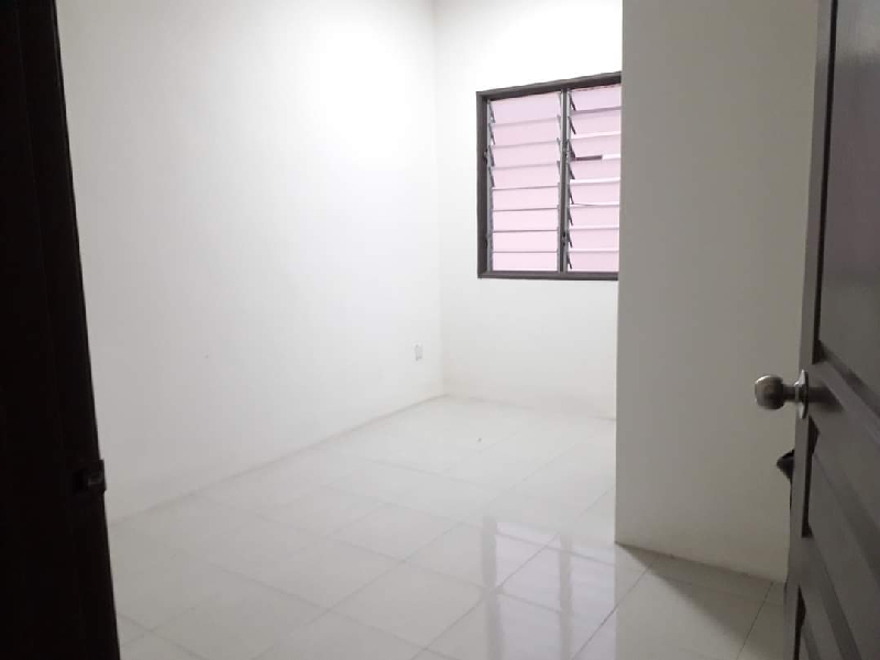 BANDAR UNIVERSITI LAKEVILLE, SERI ISKANDAR - photo 4
