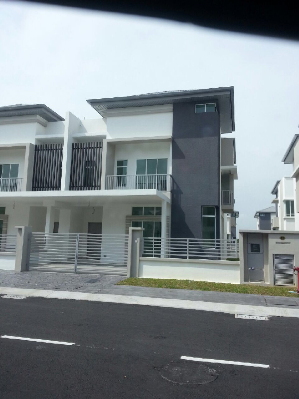 Canary Garden 2 Storey Semi-D - photo 3